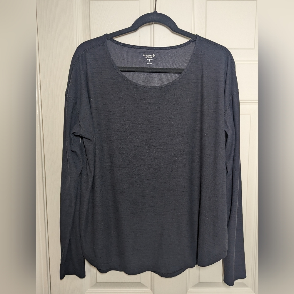 Old Navy relaxed long sleeve activewear top